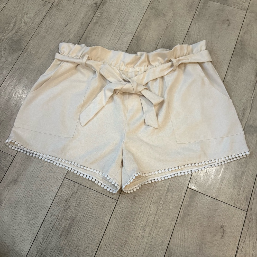 Mazik High Waist Cream Shorts with Tie and‎ Trim